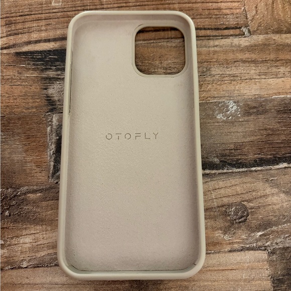 iphone 12 beige phone case - good shape - Picture 2 of 2